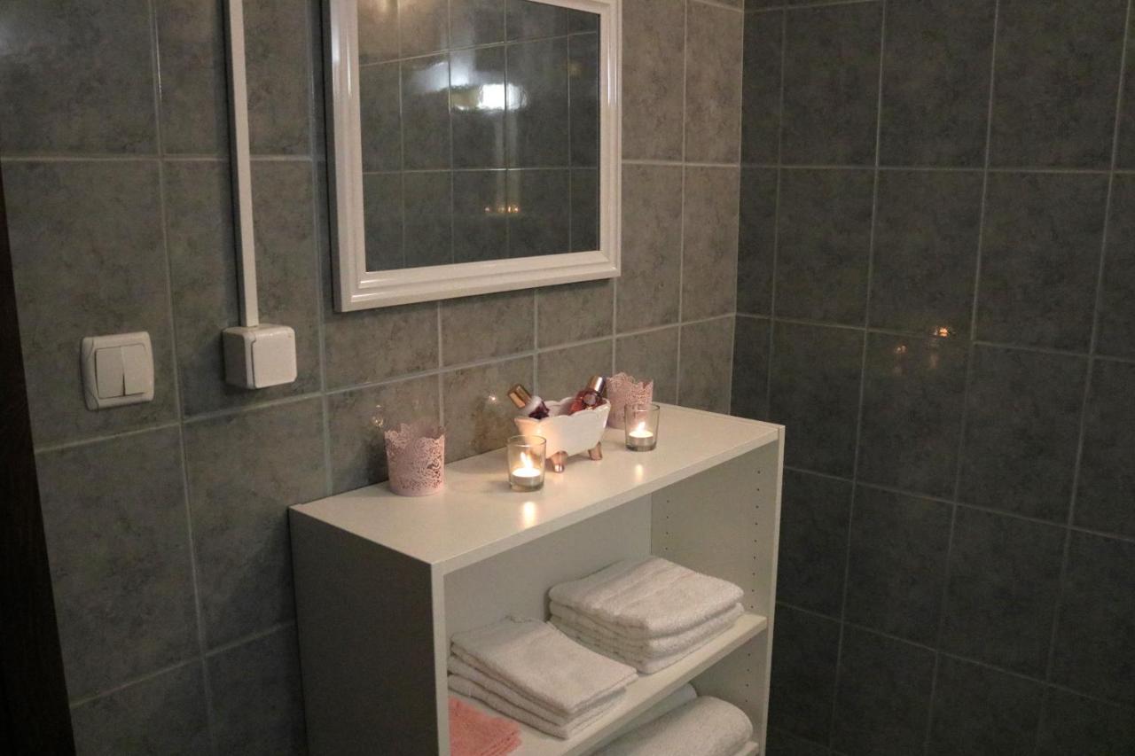 Guest House Studio Apartman Marina - With Jacuzzi, Free Parking, Pet Friendly Karlovac Exterior foto